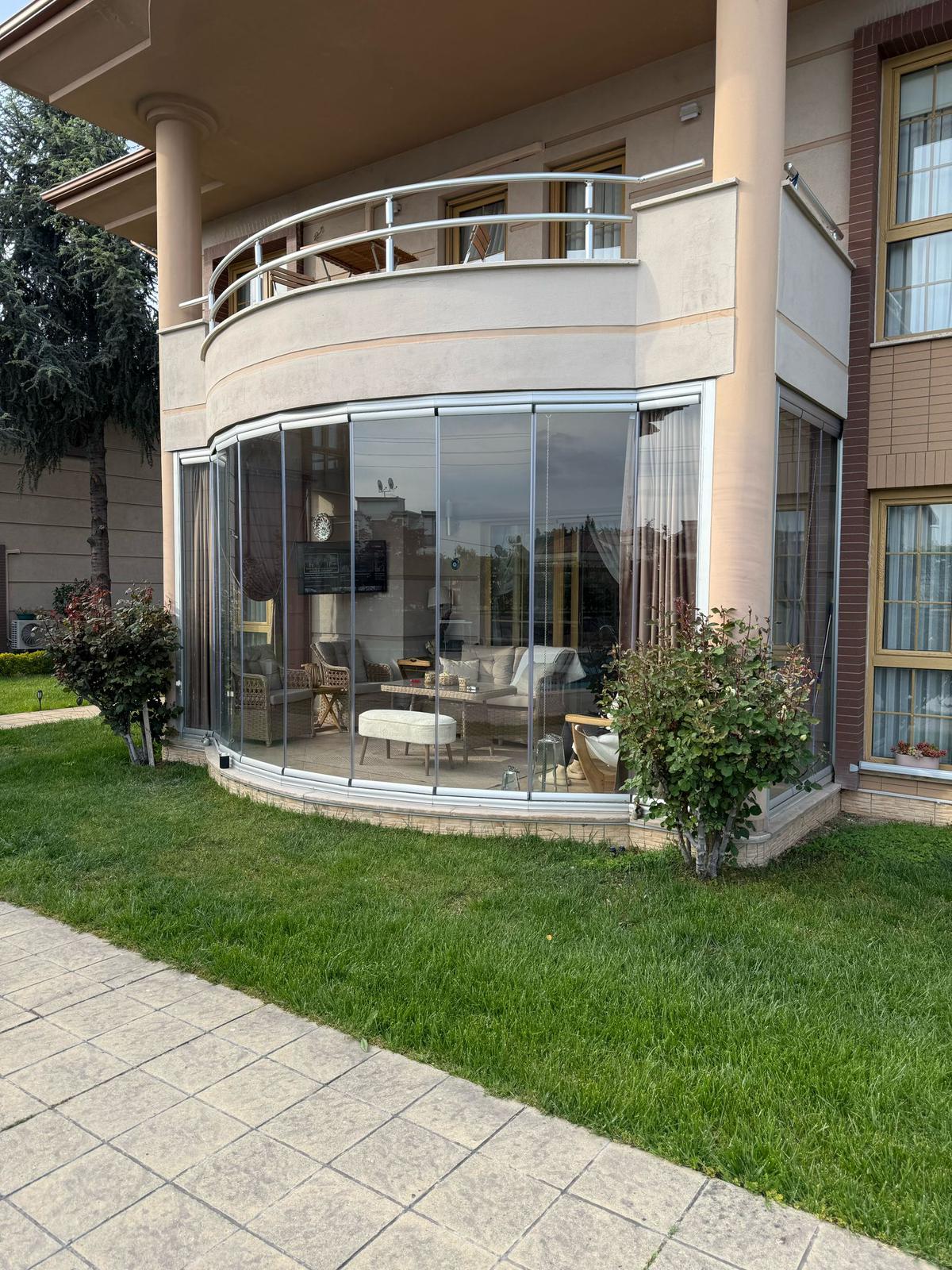 Cam Balkon
